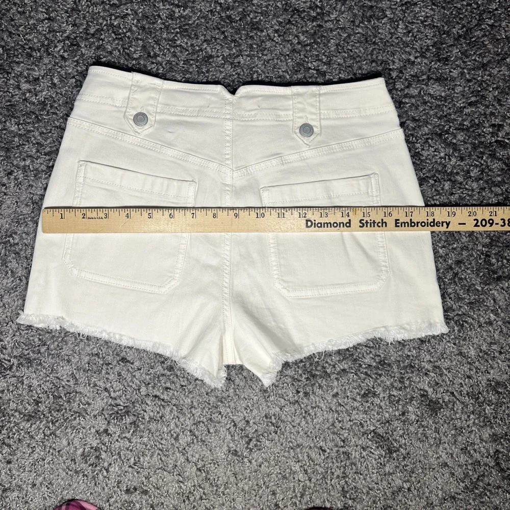 So Utility Short High-Rise Size 11 NWOT‎ White